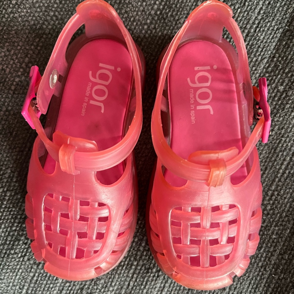 pink igor sandals size 23